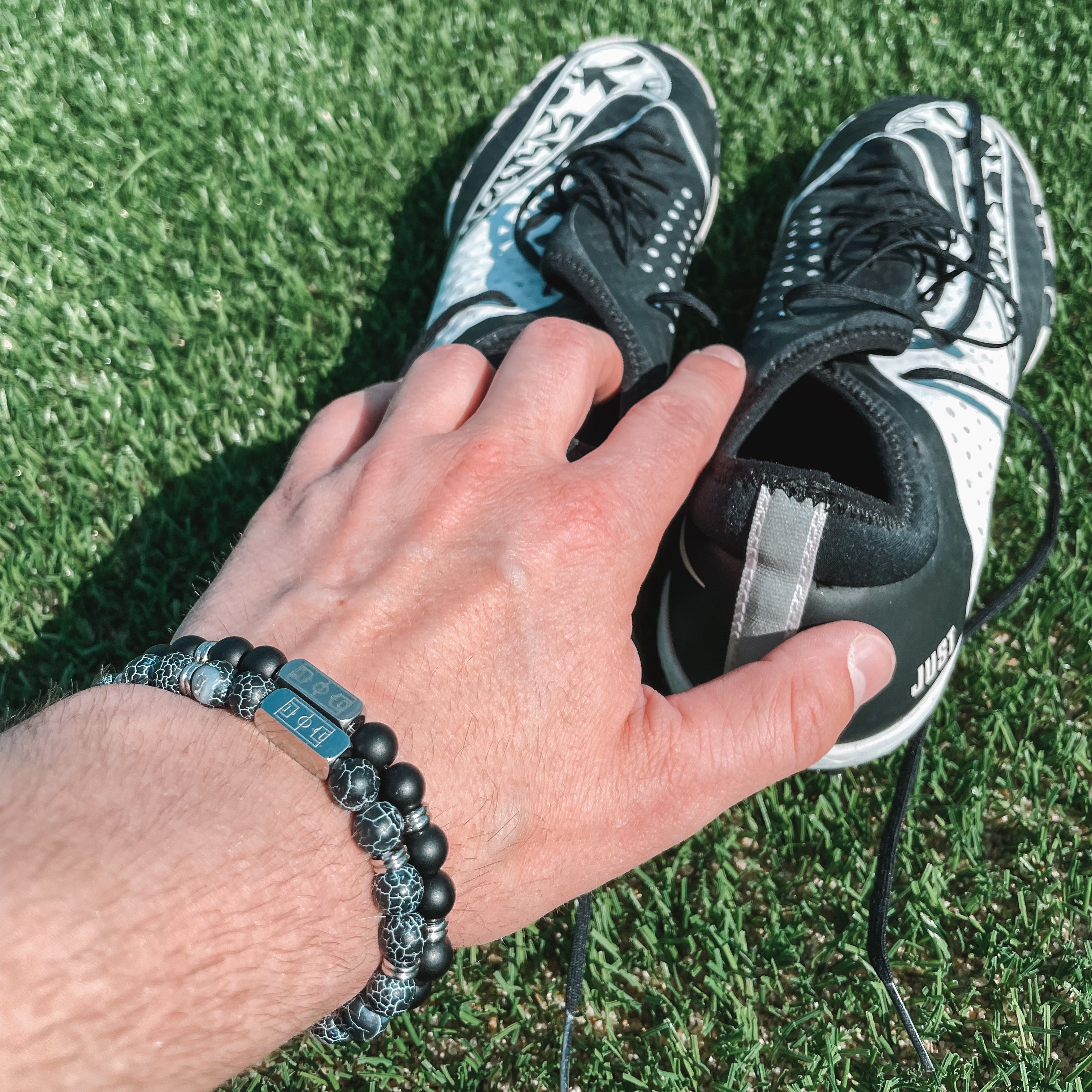 All cracked black agate bracelet